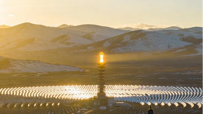 雪域高原“追光”记：世界最高海拔塔式光热项目的突破之路
