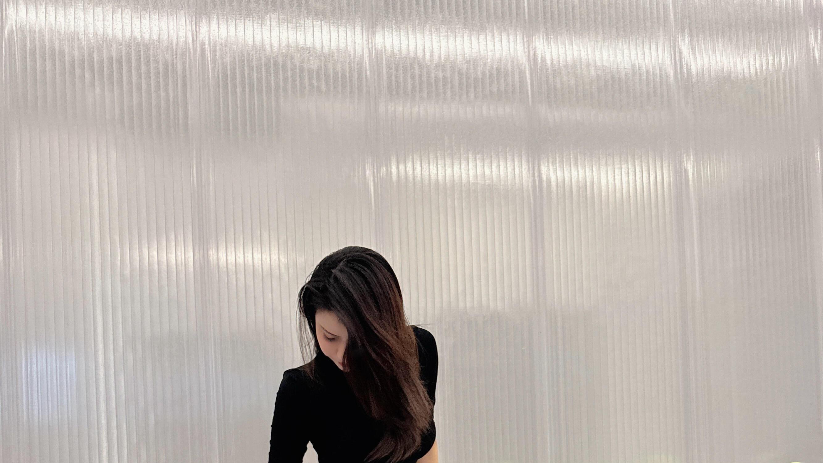 黑丝+花纹包臀裙，轻熟御姐风拉满