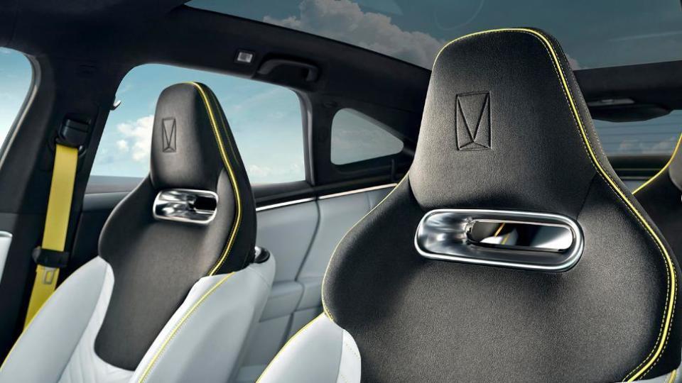 新车智驾升级是亮点，前脸富有未来感，阿维塔11实图曝光