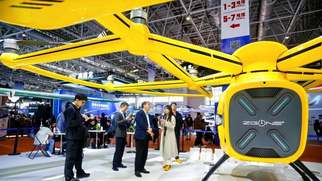 帛莱恩航空集团闪耀2025亚洲通航展｜新型浮升一体智能飞艇未展先热