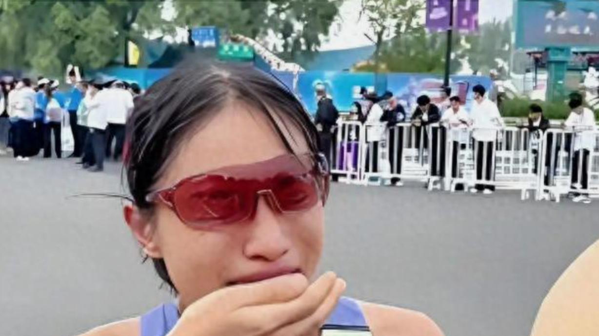 “最快女护士”跑赢马拉松被处分：她的热爱，让同事加班到颇有怨言