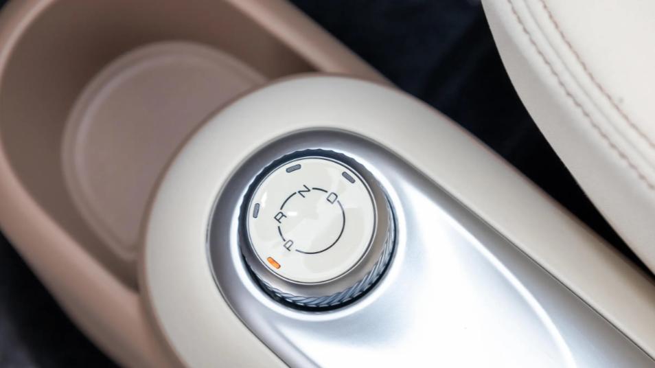 务实可靠代步车，这份宏光MINI EV购车手册请收好，哪款配置适合你