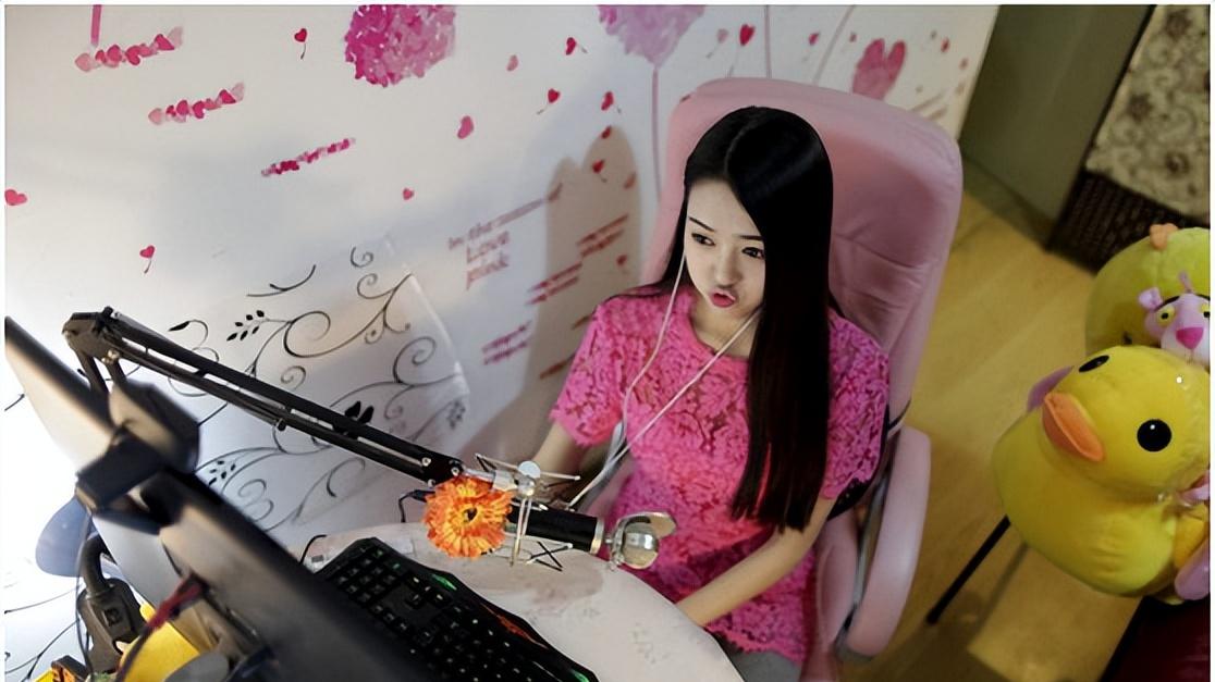 打工妹辞职做女主播，最高一天收入8000元，两个月后直言活不下去