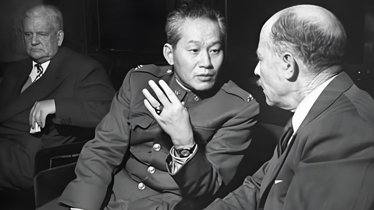 1947年，陈诚忽然来到东北指导战局，有意挤走一位军长
