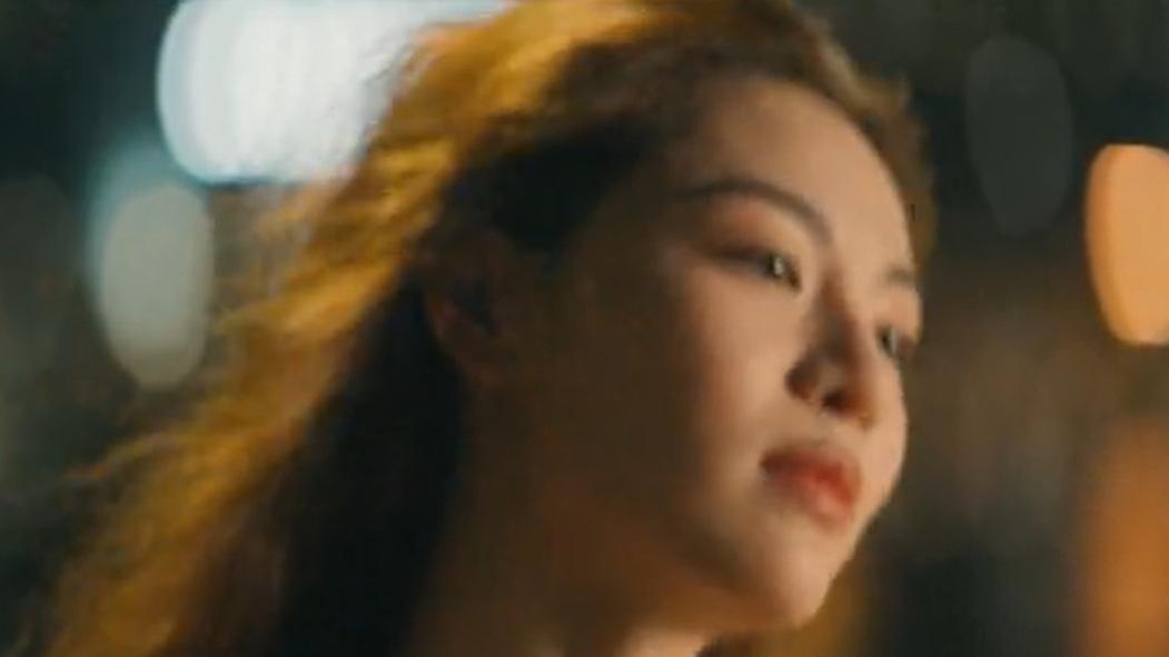 看了央视剧《灿烂的风和海》里的钟楚曦，我想说：这才叫风情万种