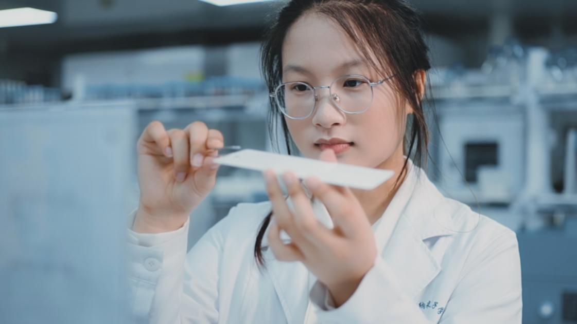 湖南物理类考生580分，分数不够省内双一流，报考上海理工大学的人工智能专业有把握吗？