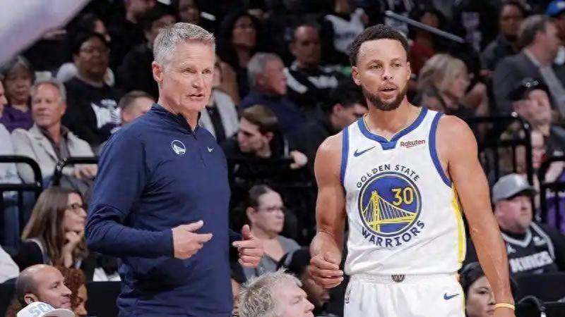 勇士将签约科尔爱将，曾在勇士场均砍10+3，新赛季和库里搭档后场