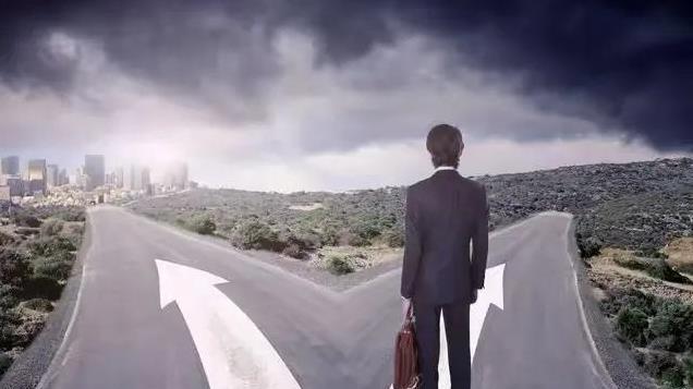 从荣耀巅峰到谷底深渊！毛健刚仕途生死瞬间，金钱与权力背后真相