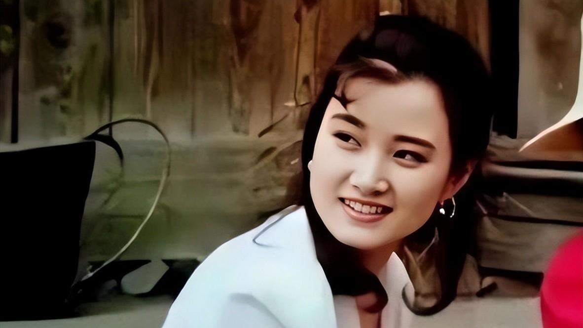 大山深处歌声起，春晚舞台耀中华，回归家庭谱华章