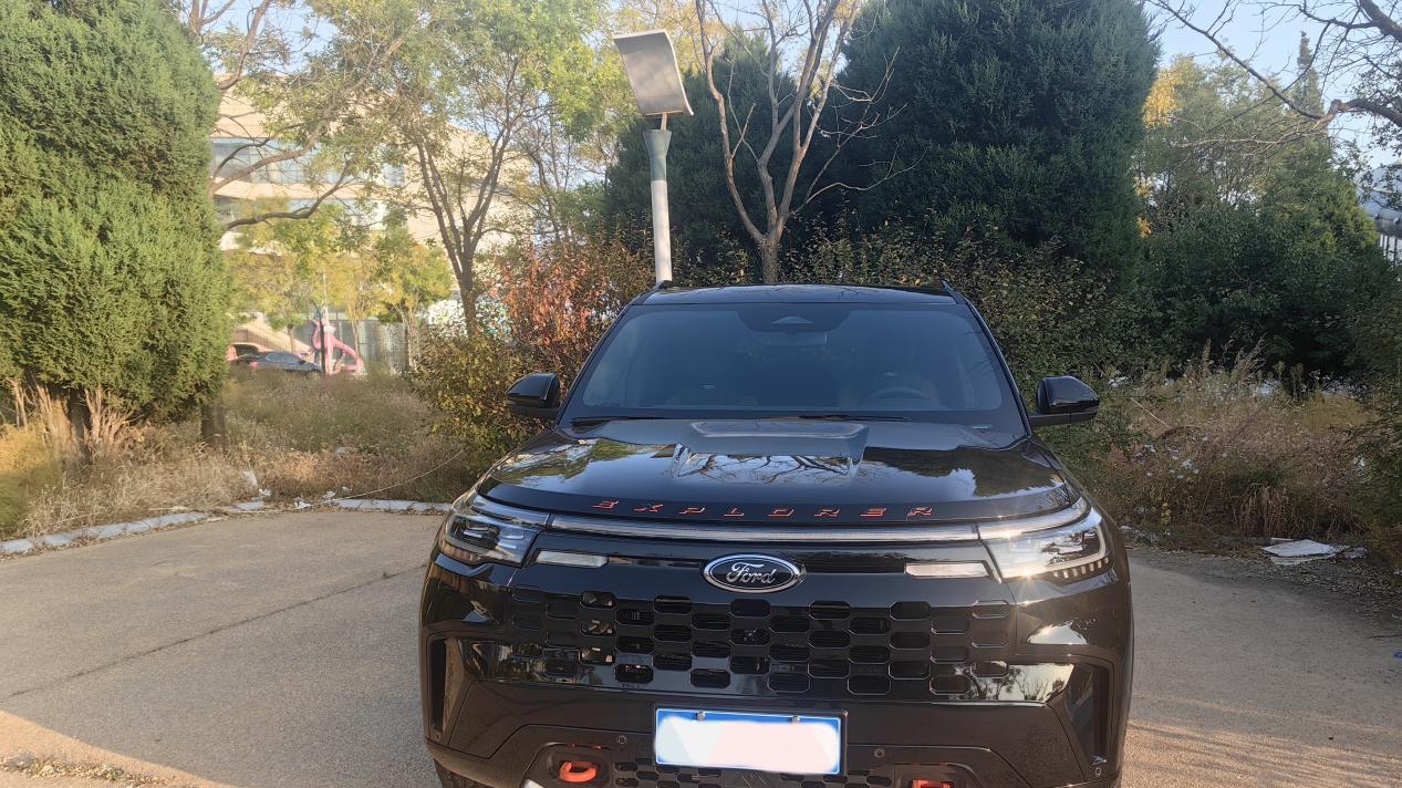 探险者外观很帅，动力也充沛