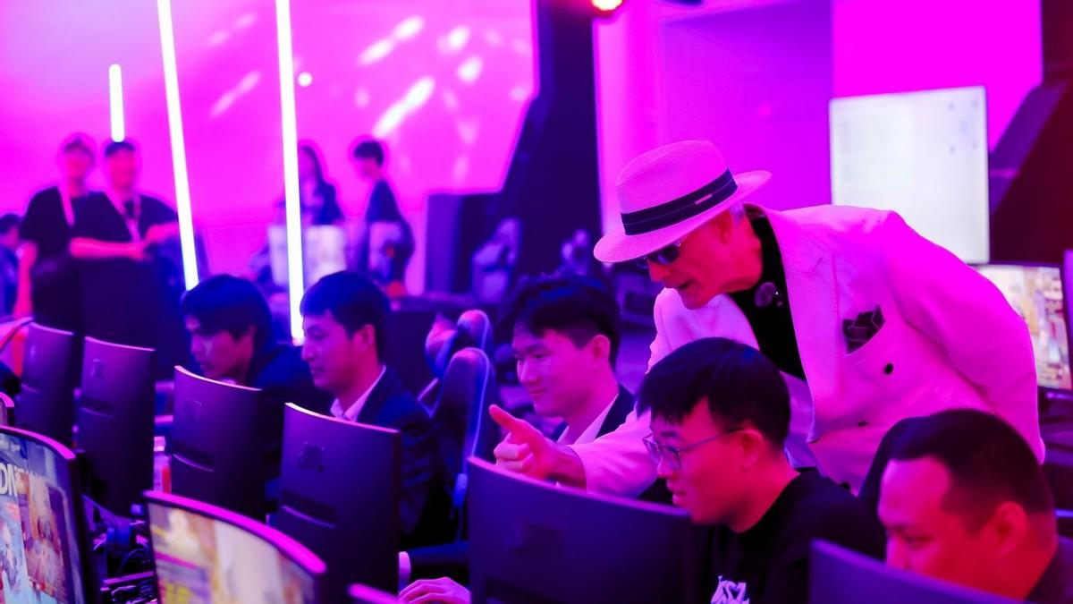 转眼已到426，那群西装勇士又再次出现了