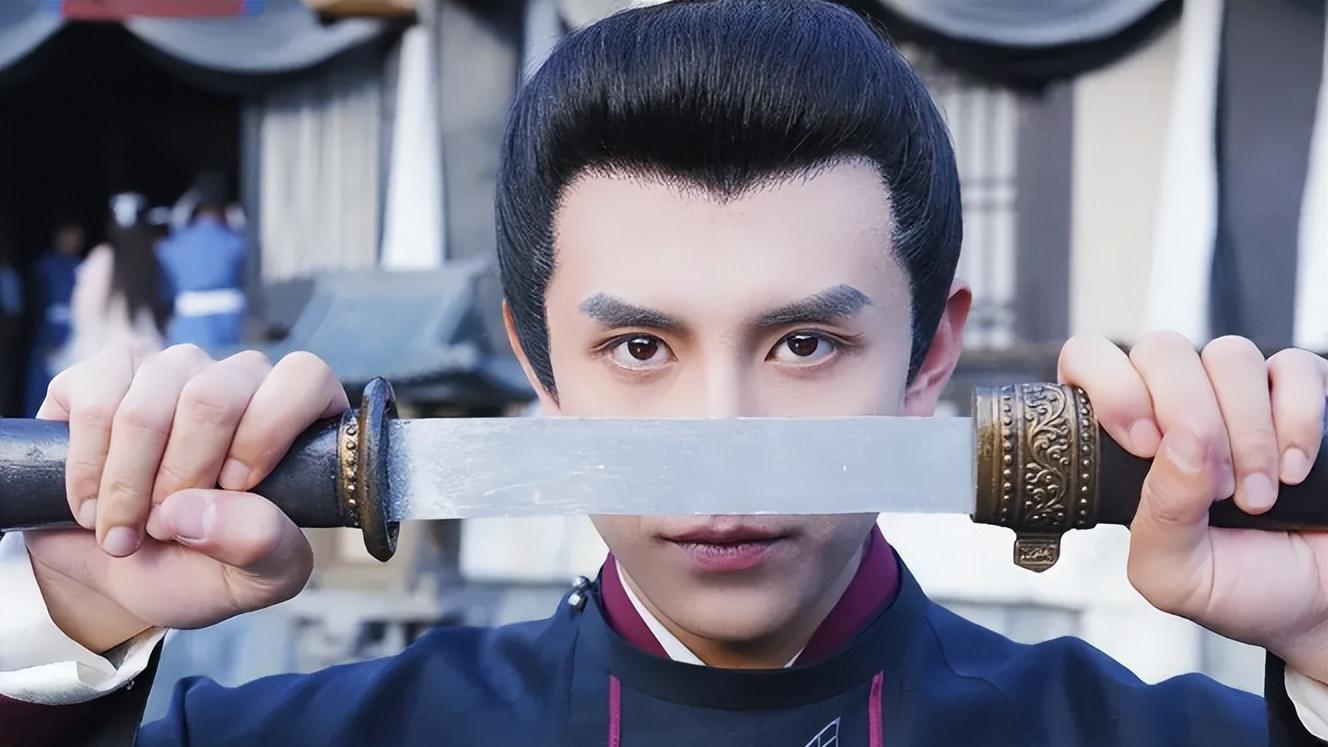 《掌心窥爱》杀疯了！27岁小孩叔刘萧旭，用演技改写短剧流量法则