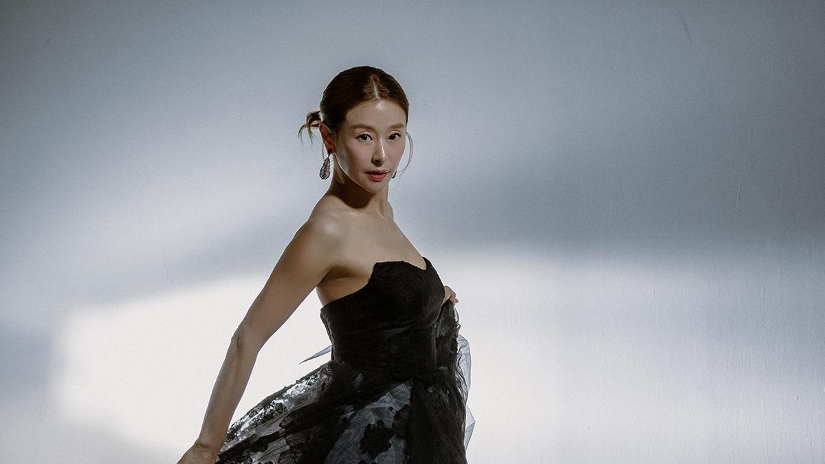 演员艺知源最新时尚写真公开 笑容依旧温柔展现优雅魅力