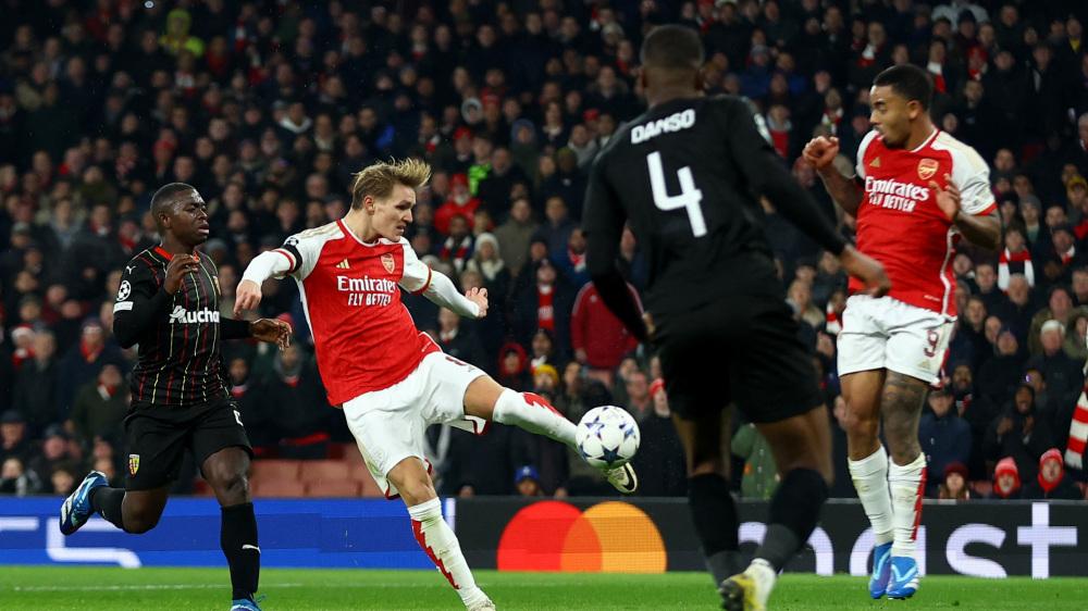 10/18周六2串1精选赛事分析：巴塞罗那主场优势明显，赫罗纳防线不稳。