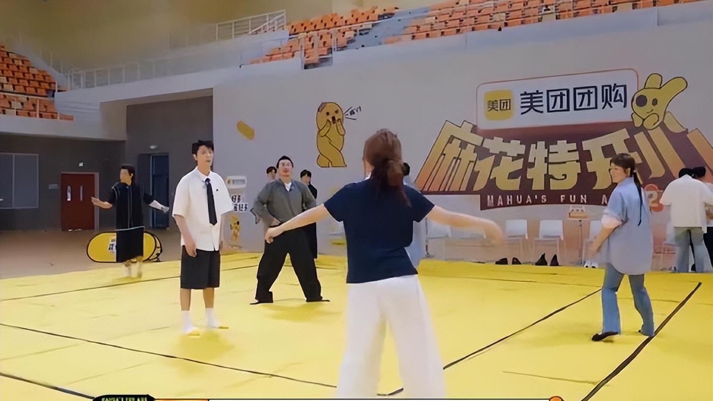 沈腾又出神吐槽！章若楠跳舞“像受了潮的家具”，东北语言绝了！