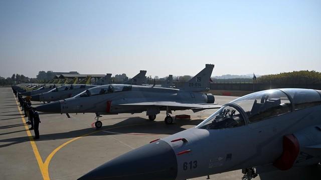 阿方买中国霹雳15和枭龙，亚方买印度苏-30MKI：两国战争结果注定