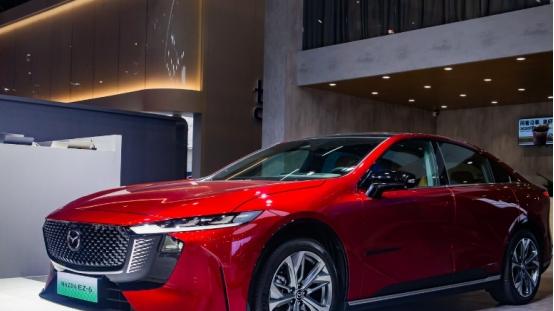 立足安全前沿，MAZDA EZ-6 荣获 C-NCAP 五星评价