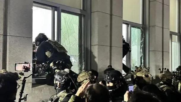 尹锡悦迎来大结局，从抵赖到低头，没想到三个死党将他送进监狱！