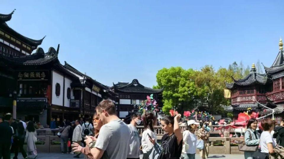美国游客拖空箱来华扫货，中国制造实力圈粉