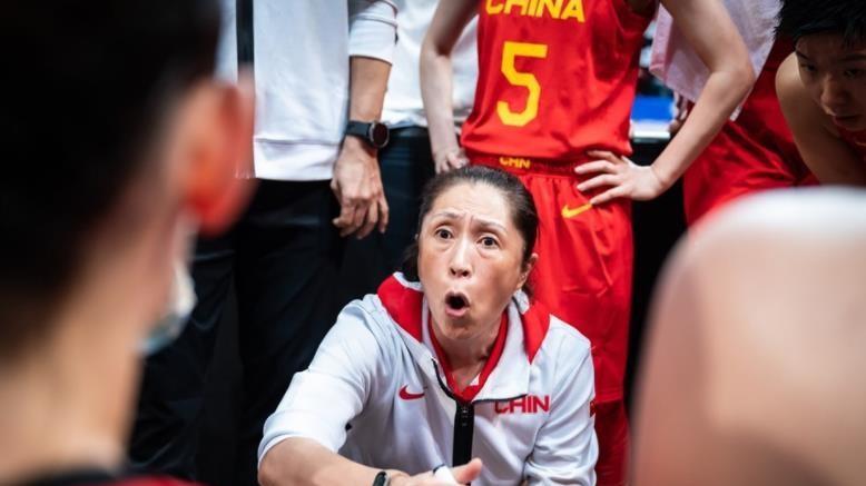 郑薇接受专访，谈女篮奥运会失利一辈子无法弥补，可惜没带张子宇