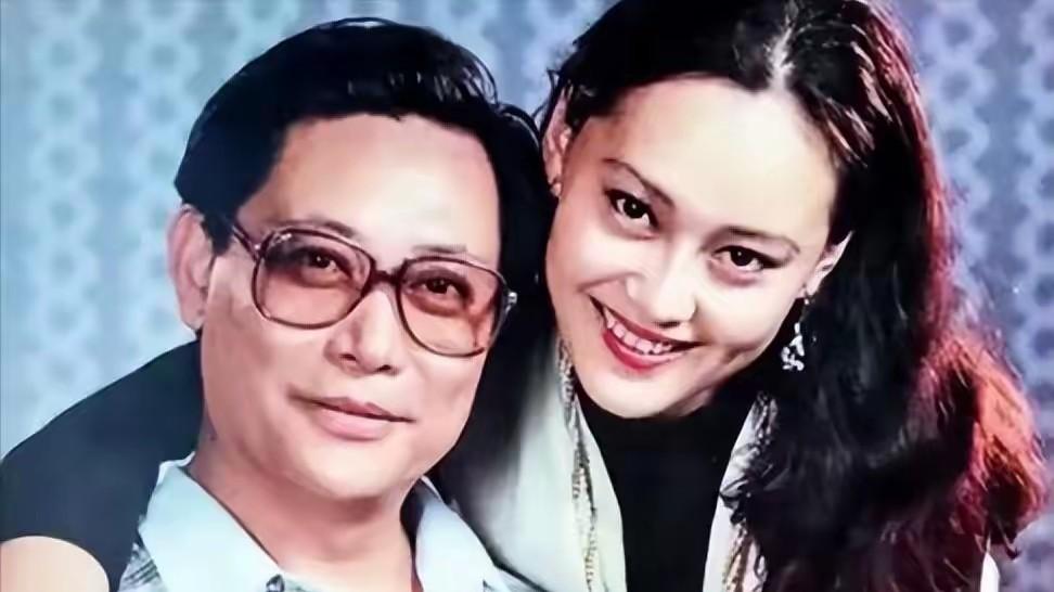 丈夫患病后带女儿离开，与名导暧昧，55岁又再嫁豪门，如今怎样了