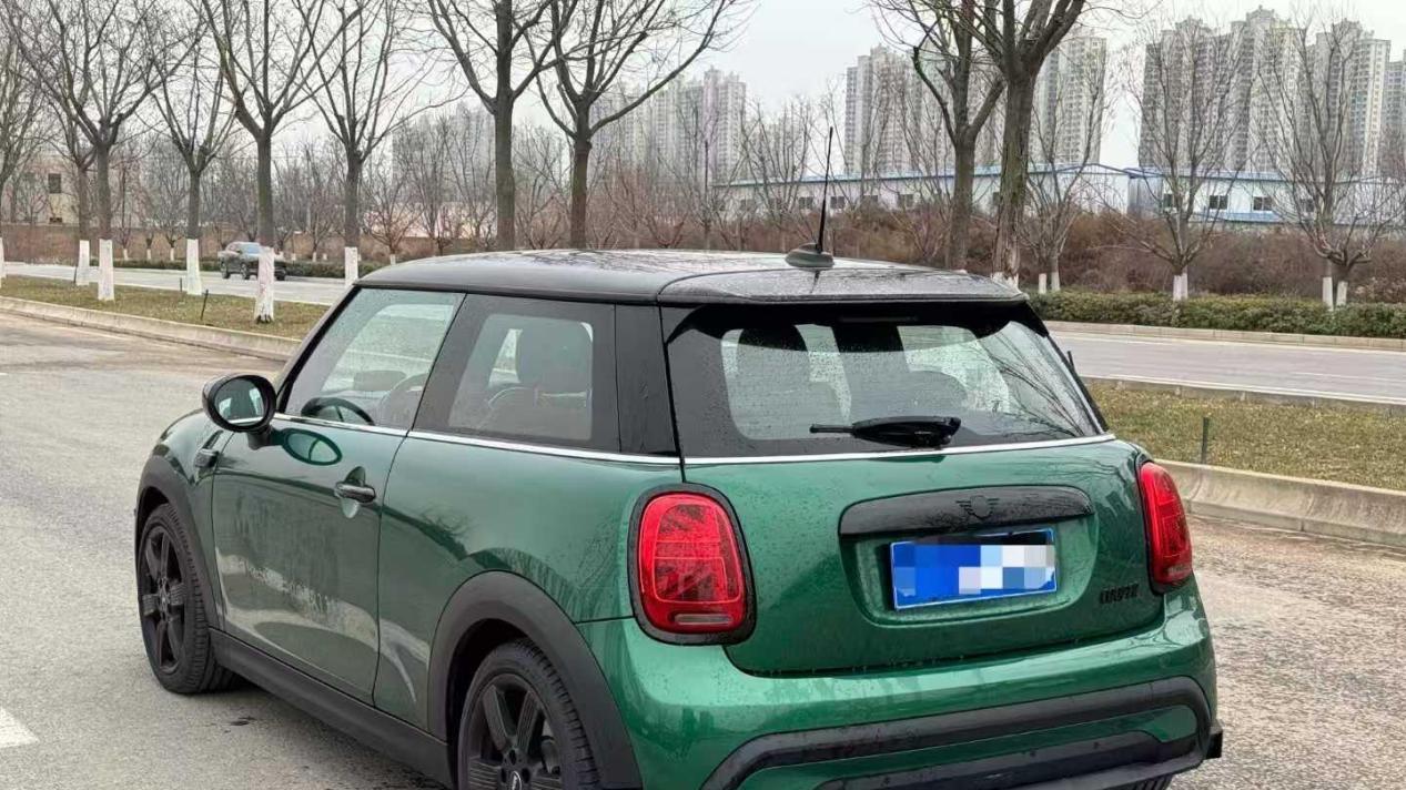 绿色小精灵，个性之选——2023款MINI COOPER艺术家一手准新车