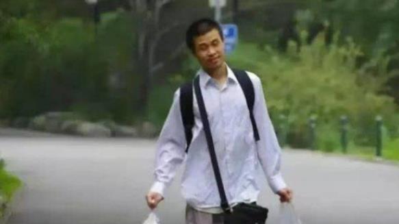 同讲“不爱钱”，马云VS韦东奕