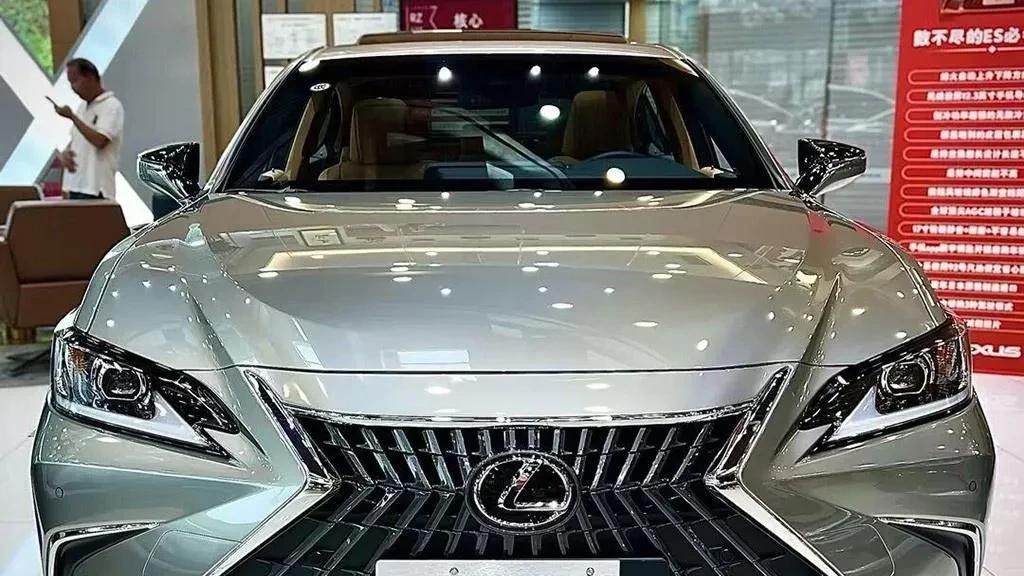 雷克萨斯ES降价破局 一汽丰田焕新双剑合璧