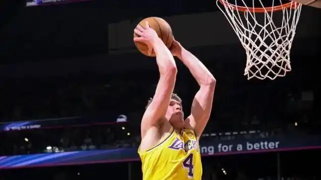 克内克特断崖式下滑！