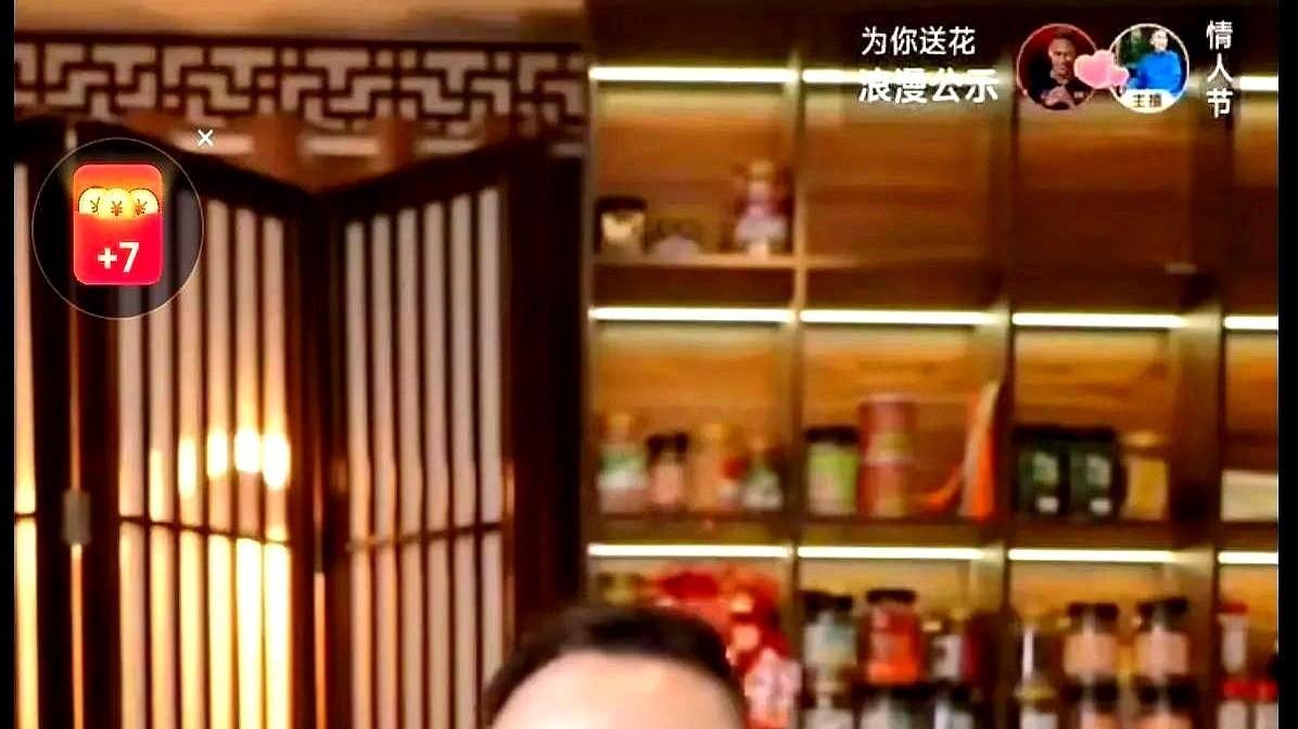 钱隋直播爆料小助理是主谋



钱隋的爆料像炸弹一样，把娱乐圈炸开了锅！杨老五的