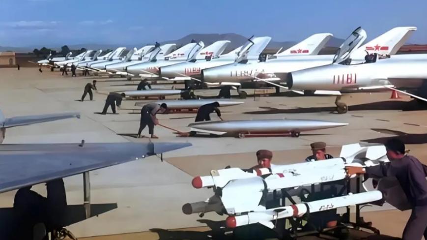 对越反击战，我军数百架飞机倾巢而出，为何不到1小时就返航？