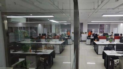 高端定制网站开发公司哪家强？解码头部服务商的核心壁垒