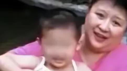 富婆被勒索牵出代孕往事，孩子到底是谁的，未来又该如何面对？