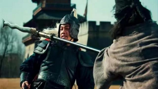 两次硬刚吕布，两次追杀关羽，两次“打败”赵云，此人是何方神圣