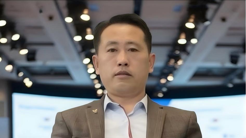 跨界与归途：从装饰企业家到慈善筑梦人，巩艺的“爱心食堂”如何点亮故乡暮年