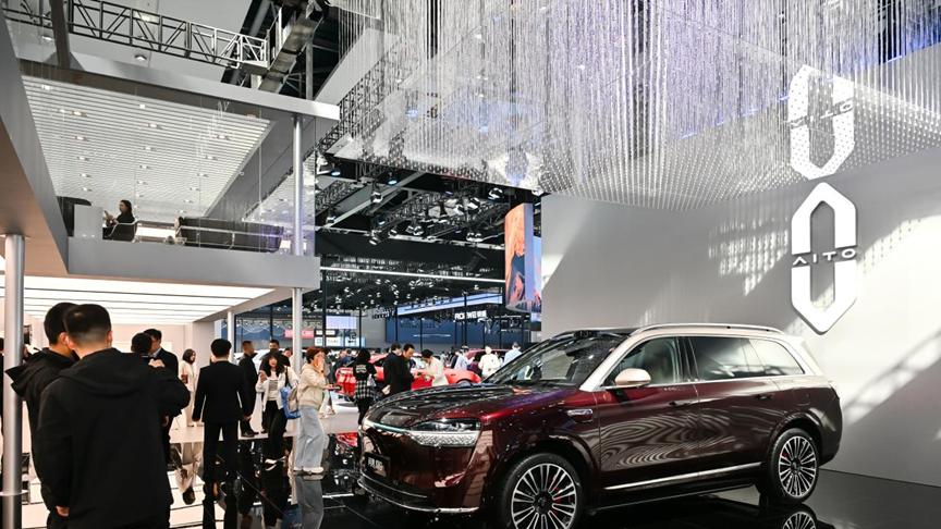 问界M9领跑50万级豪华市场，广州车展揭秘26万交付背后的“标杆实力”