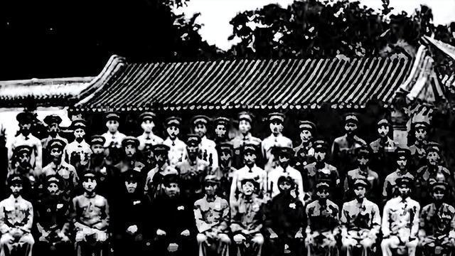 76年朱德病重，华国锋安排老同志前来探望，康克清：先通知欧阳毅