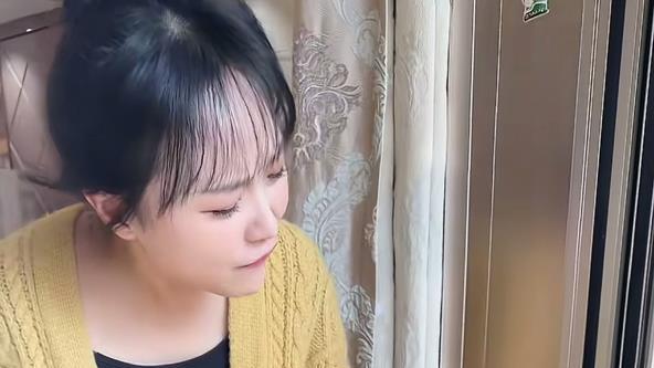 今非昔比，挖呀挖女幼师现状曝光：住城郊别墅遛娃，靠拍广告度日