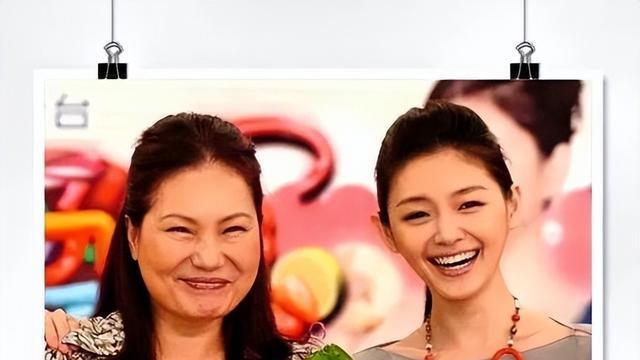 黄春梅深夜3次发文悼念大S：把悲伤留给自己！网友：这妈与众不同