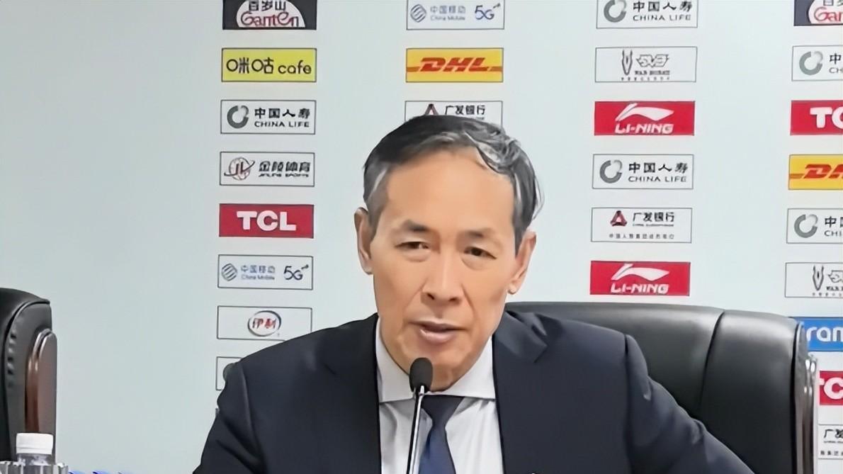周琦右眼再受伤恐赛季报销，曾凡博带伤作战，北京队季后赛前景堪忧？