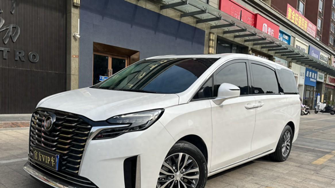 23款别克GL8ES陆尊，2.0T+9AT，一手准新车，商务接待新选择