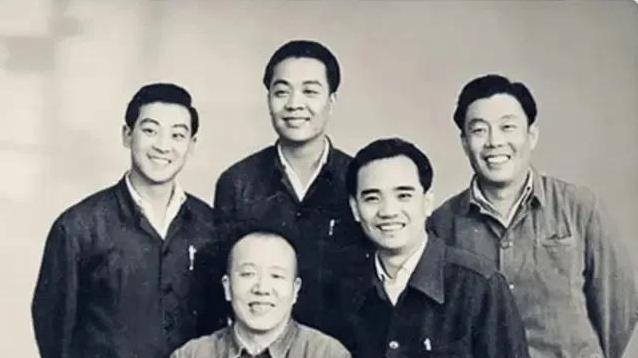 1954年，赵佩茹为何破例收下高英培和常贵田为徒，还由张寿臣掏钱摆知？