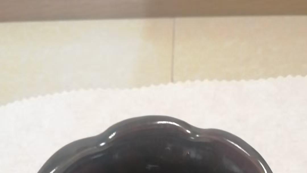 黑釉凝香 花口藏韵 —— 一只有故事的陶瓷杯里的古瓷美学