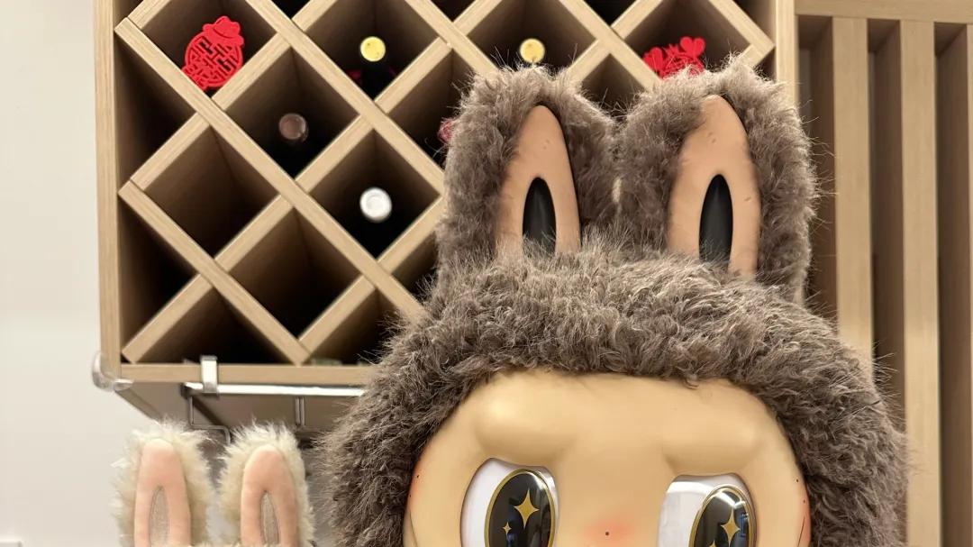 泡泡玛特Labubu为什么这么火？有谁不想要这么一支可爱的Labubu呢