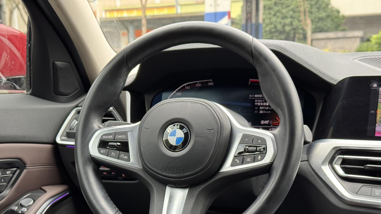 宝马3系：2021款红色325Li，4万公里，运动套装，操控依旧犀利