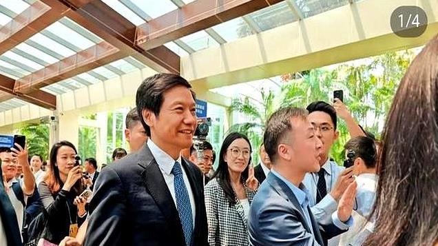 雷军6天辗转4地被“围堵”，背后暴露小米汽车的焦虑与无奈