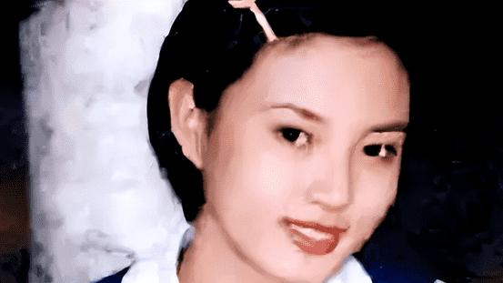 央视最苦命女主持，丈夫诈骗入狱，男友被判死缓，至今47岁无人娶