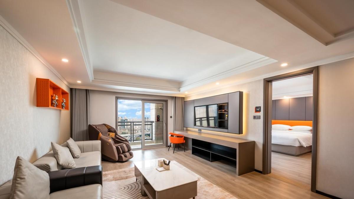 锦江酒店（中国区）暑期首月接待量超4050万人次，入境客群覆盖全球超190个国家和地区