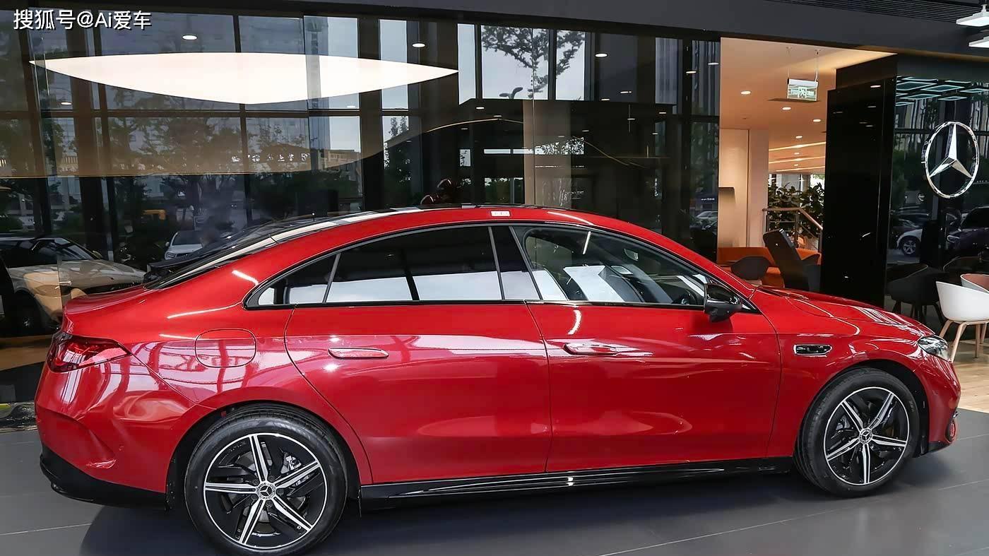 CLA纯电来了，不止能跑866km，奔驰这回真动手了