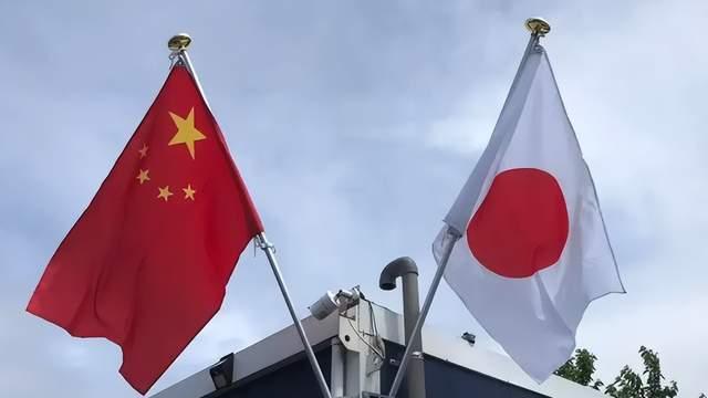 从“存亡危机”到“尊重一中”：高市早苗突如其来展现“跪姿”